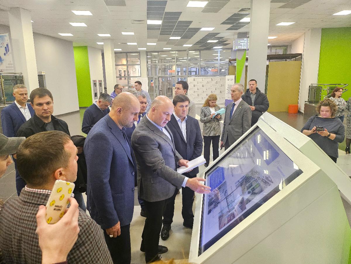 Полномочный представитель Президента России посетил Технопарк «Университетский»